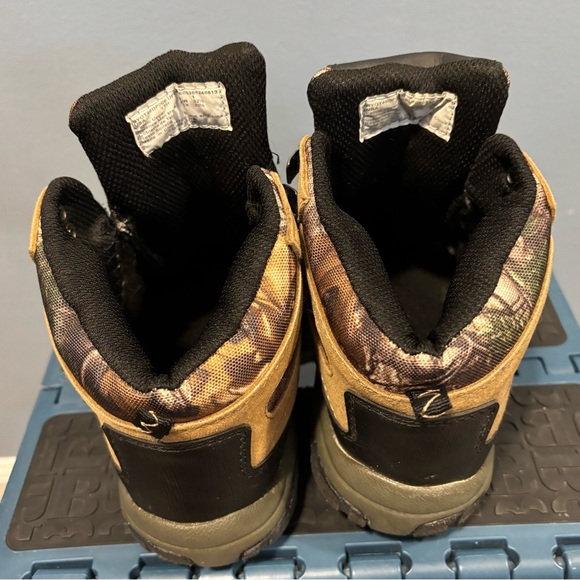 Ozark Trail YTH Kids' Tan and Black Outdoor Boots. - Picture 3 of 5